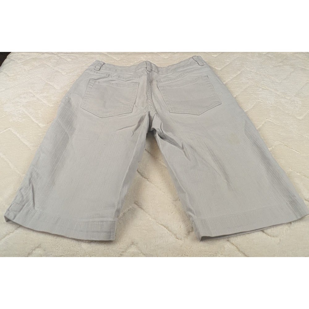 Chicos Platinum Light Gray Denim Bermuda Shorts Size 0 Classic 5-Pocket Cotton